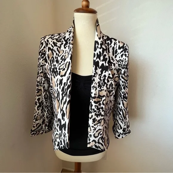 Bebe Shawl Collar White Leopard Blazer - Picture 2 of 10